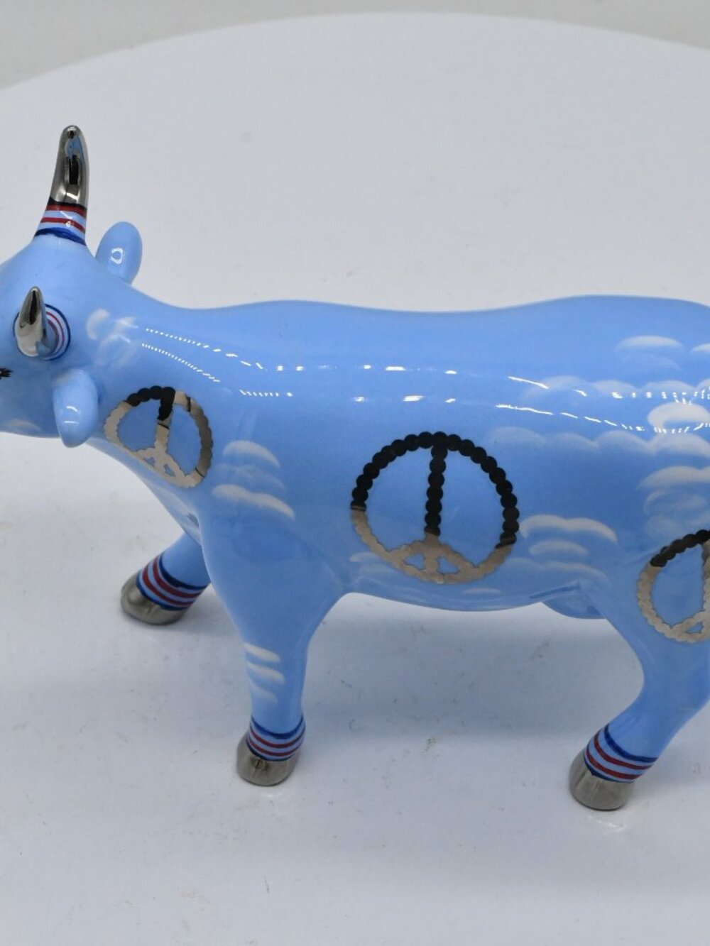 Vintage CowParade "Nicole's Dream Of Peace" #7349 2005